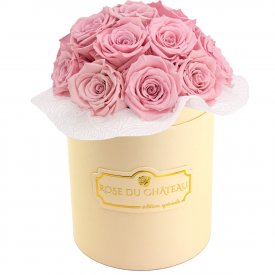 Bladoróżowe Wieczne Róże Bouquet w Brzoskwiniowym Boxie