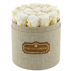 Rose eterne bianche in flowerbox di lino