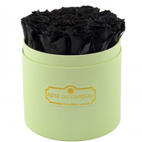 Černé věčné růže v mátovém flowerboxu